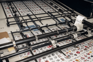 Lire la suite à propos de l’article Dans les coulisses : comment un fabricant crée des tatouages temporaires de haute qualité